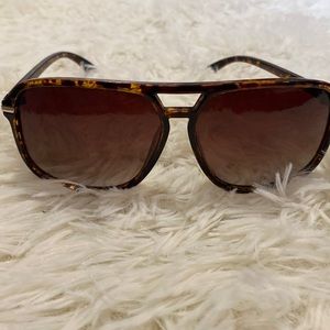 Heptagram sunglasses